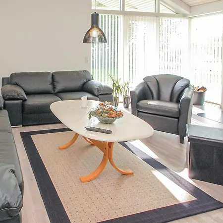 Three-bedroom Haderslev With A Fireplace 01 Feriehus